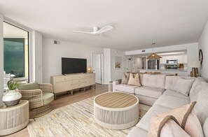 Living area - Beautifully Designed Oceanfront Villas Close to Everything (Folly Beach)