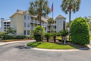 Exterior - Charming Ocean View Condo in Wild Dunes (Isle Of Palms)