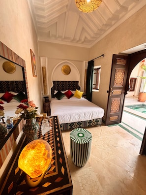 Comfort Double Room | Premium bedding, in-room safe, desk, laptop workspace - Riad Hantata (Marrakech)