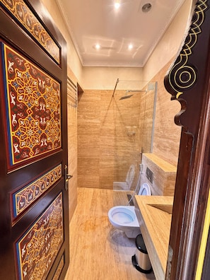 Double or Twin Room | Bathroom | Shower, hair dryer, towels, soap - Riad Hantata (Marrakech)