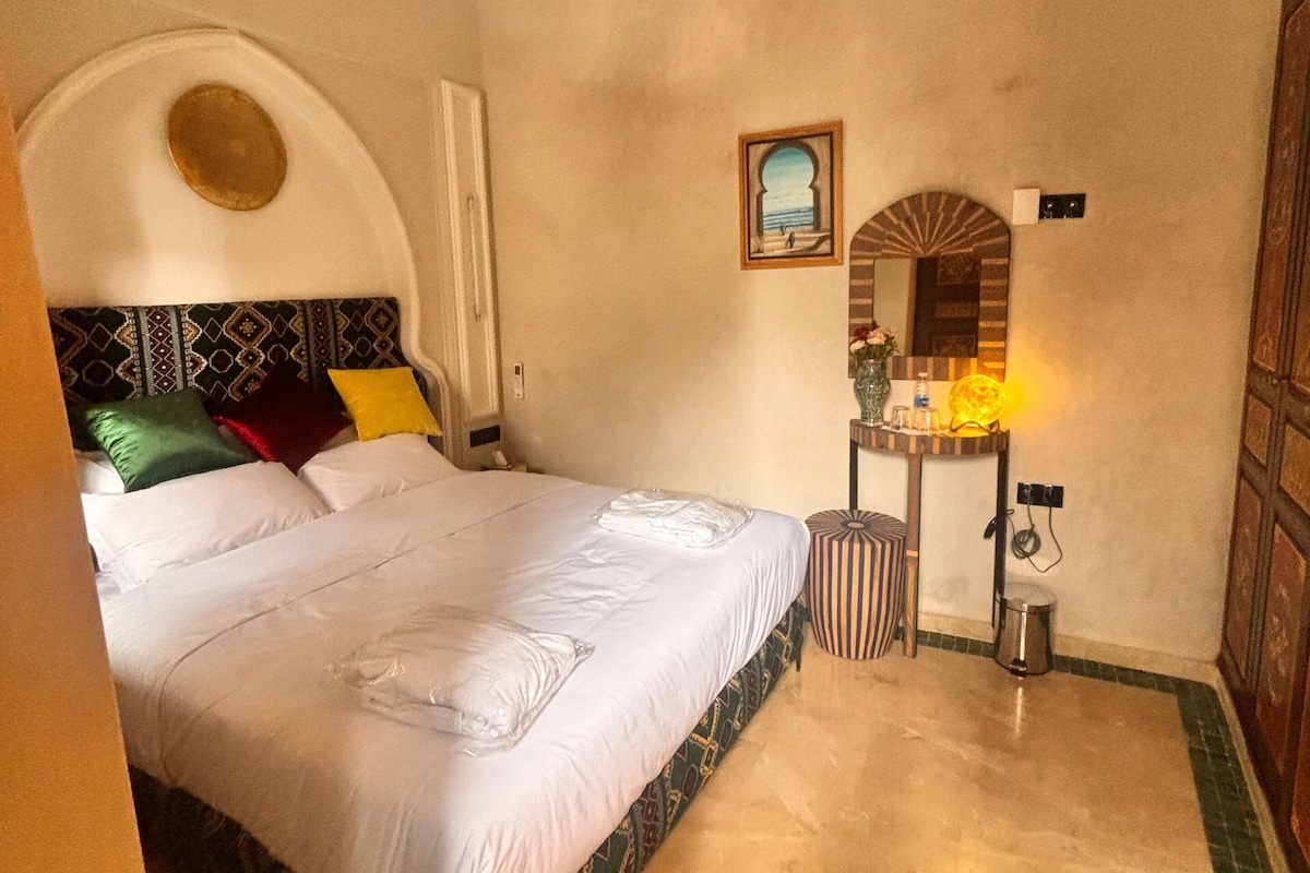 Classic Double Room | Premium bedding, in-room safe, desk, laptop workspace
