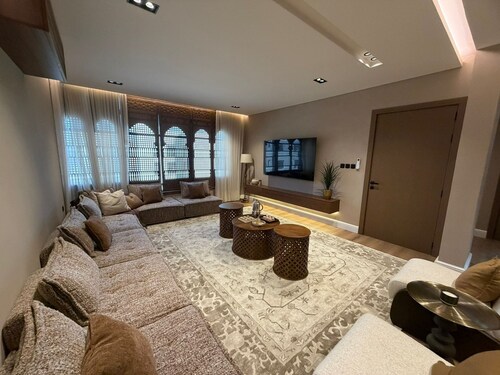 Atrah Luminous 3BR Luxury Family Residence