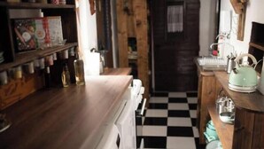 Coffee/tea maker, fridge, oven, stovetop - Green Libling (Štiavnické Bane)