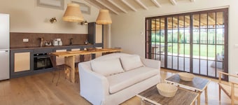 Little Papyrus Cottage