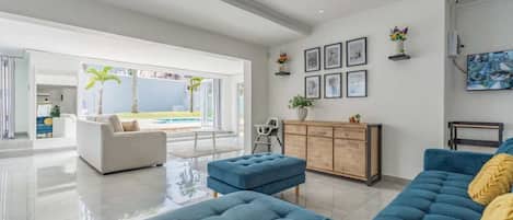Villa, 4 Bedrooms, Accessible, Smoking | Living area