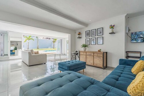 Morden Stylish Villa