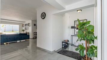 Villa, 4 Bedrooms, Accessible, Smoking | Interior