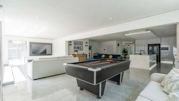 Villa, 4 Bedrooms, Accessible, Smoking | Living area