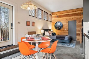 Dining - Cozy Studio Sisters Retreat | Sleeps 4 (Sisters)