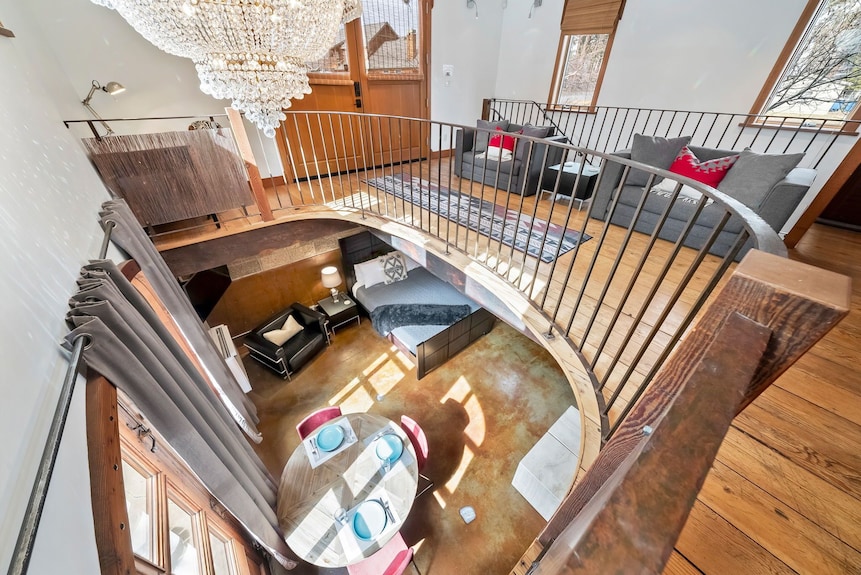 Sisters Loft Retreat | Walk To Everything - Sisters, OR
