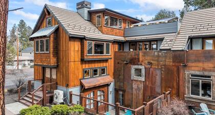 Sisters Loft Retreat | Walk to Everything