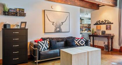 Sisters Loft Retreat | Walk to Everything