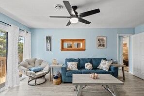 Living area - Club Ocean Villa II 37 by Seaside Vacations & Sales (Ocean City)