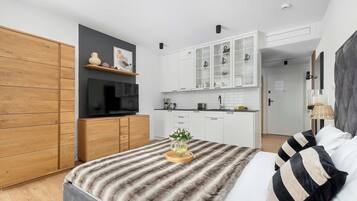 Bügeleisen/Bügelbrett, Reisekinderbett, WLAN, Bettwäsche