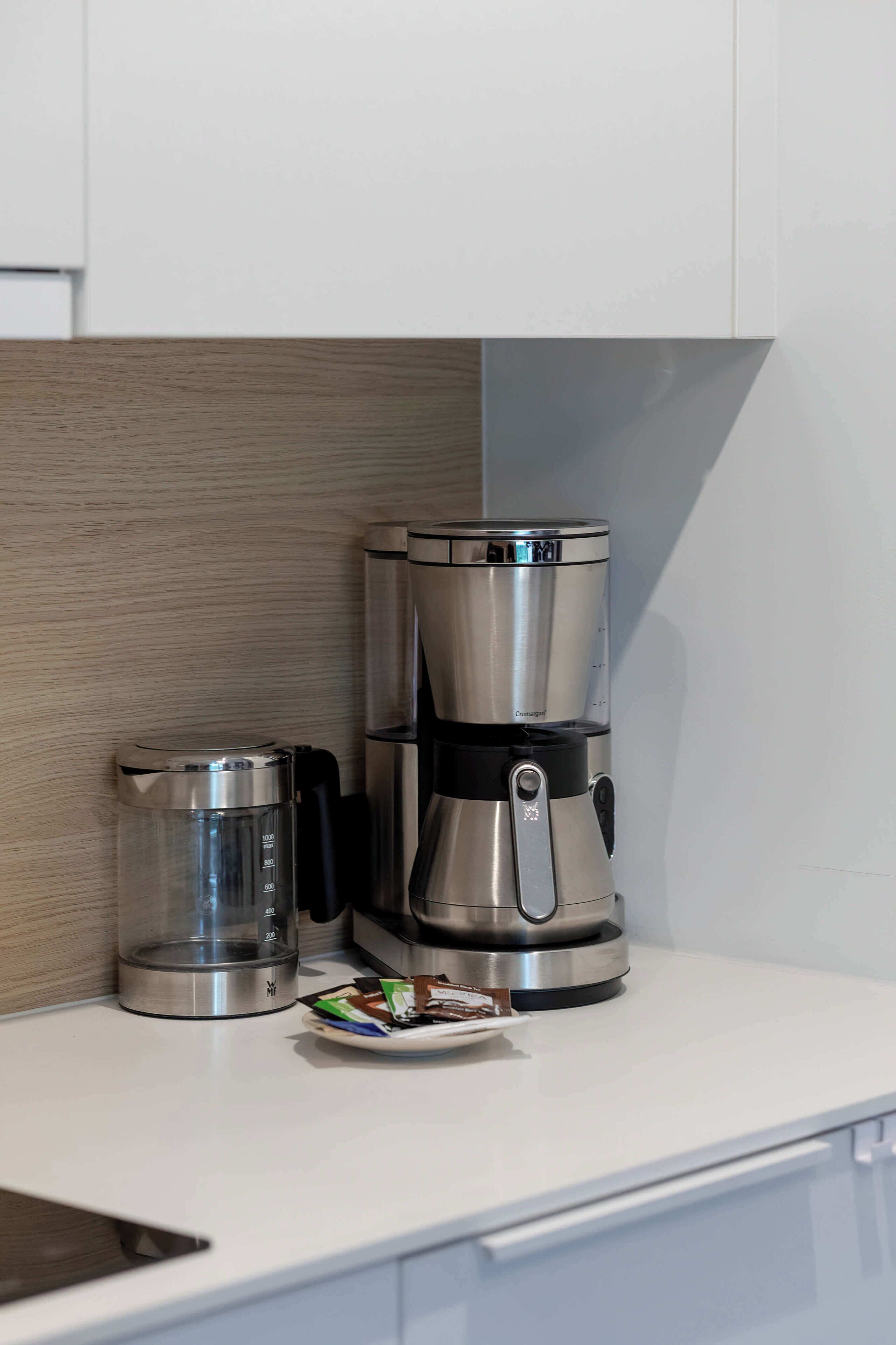 Kaffee und/oder Kaffeemaschine