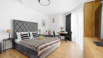 Iron/ironing board, travel cot, WiFi, bed sheets