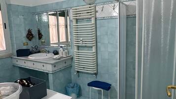 Chambre Quadruple Deluxe | Salle de bain