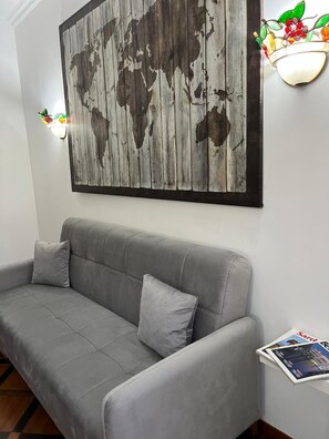 Neljän hengen deluxe-huone | Oleskelualue
