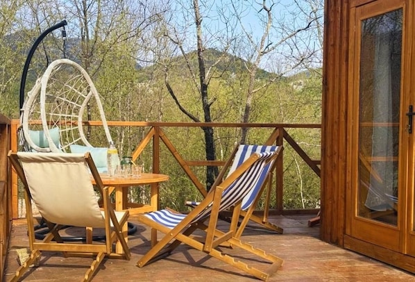 Family Bungalow, Garden View | Outdoor dining