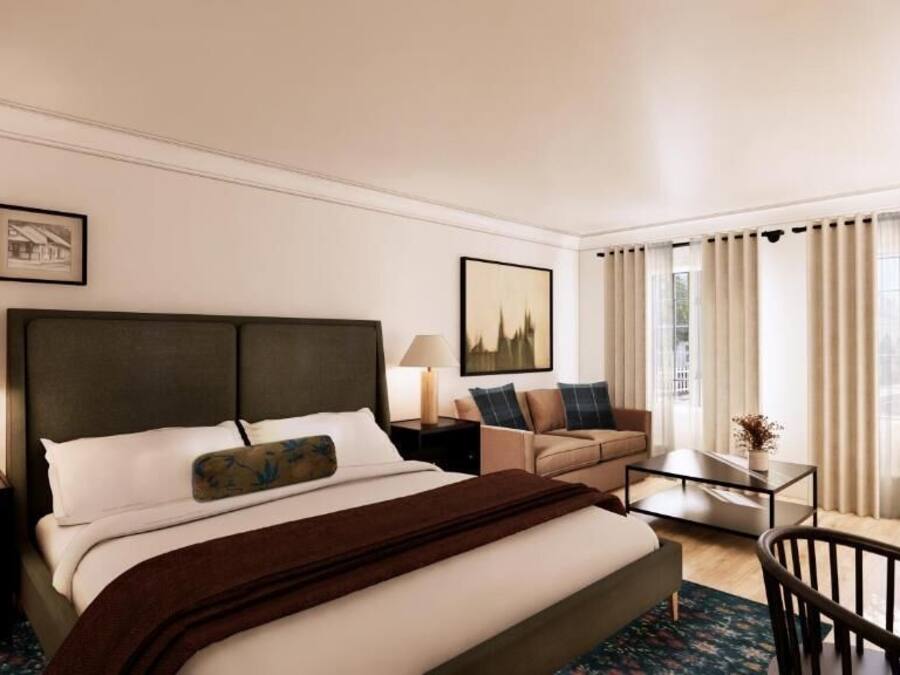 In-room safe, iron/ironing board, free WiFi