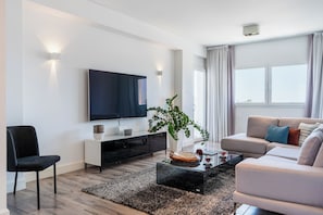 Living area - Luxury 2BR Limassol Marina Views (Lemesos)