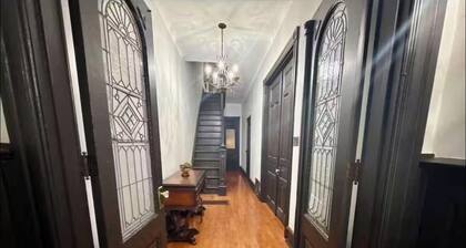 Spacious 7-bedroom house in university city Philadelphia with AC