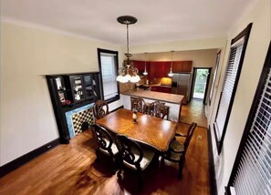 Dining - Spacious 7-bedroom house in university city Philadelphia with AC (Philadelphia)