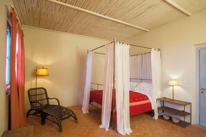 Iron/ironing board, internet, bed sheets - Grape Cottage (Toscana)