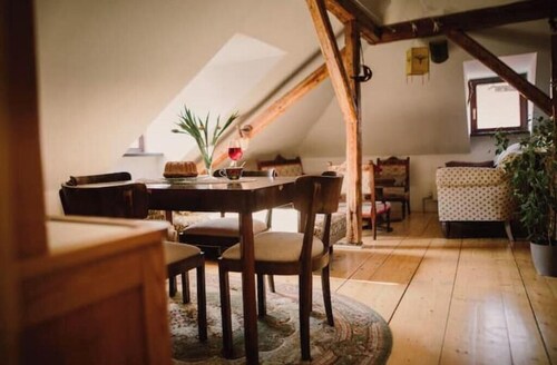 Libling - town hall square loft apartment