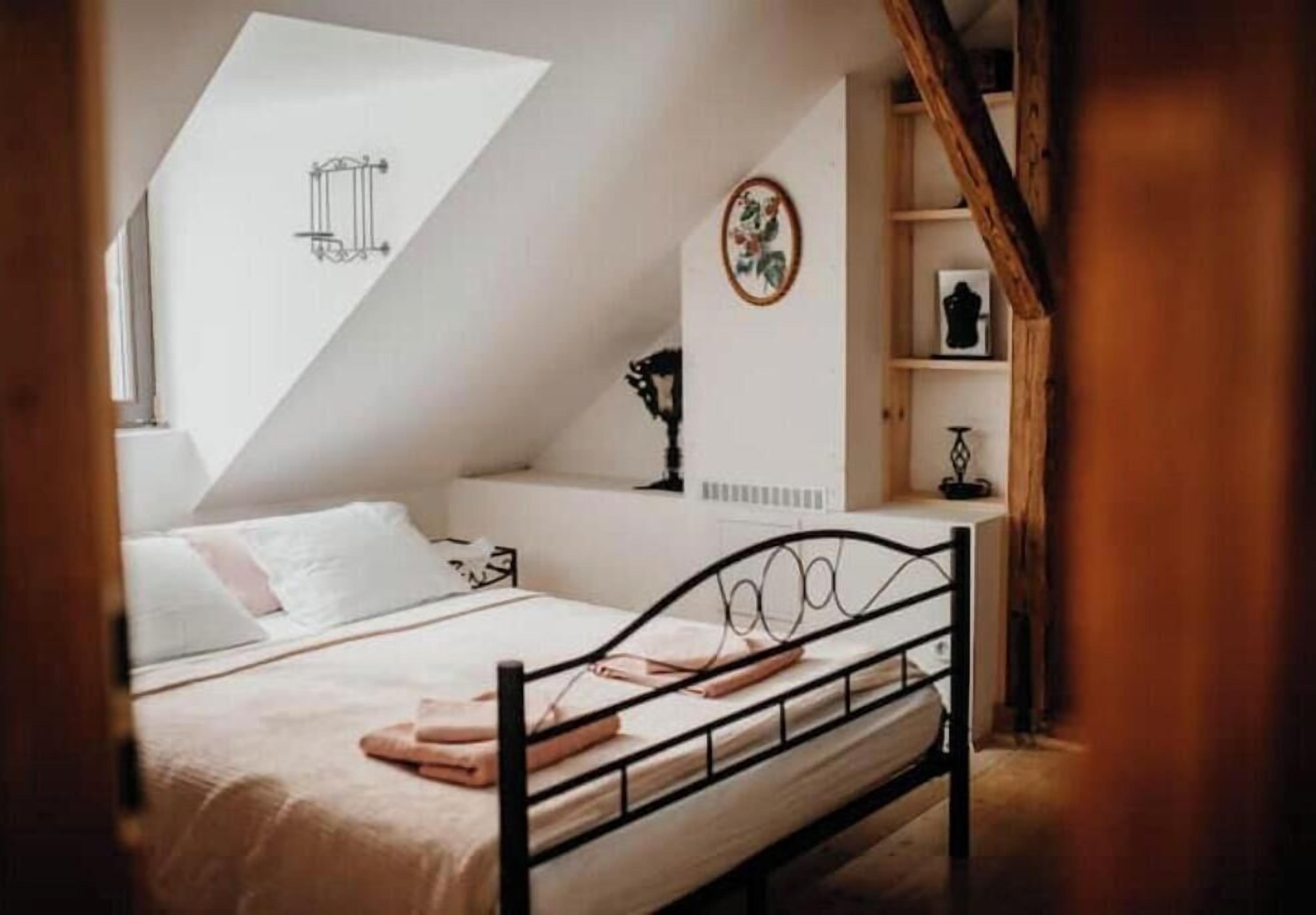 2 chambres, fer et planche à repasser, Wi-Fi, draps fournis