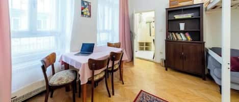 2 室のベッドルーム、WiFi、ベッドシーツ