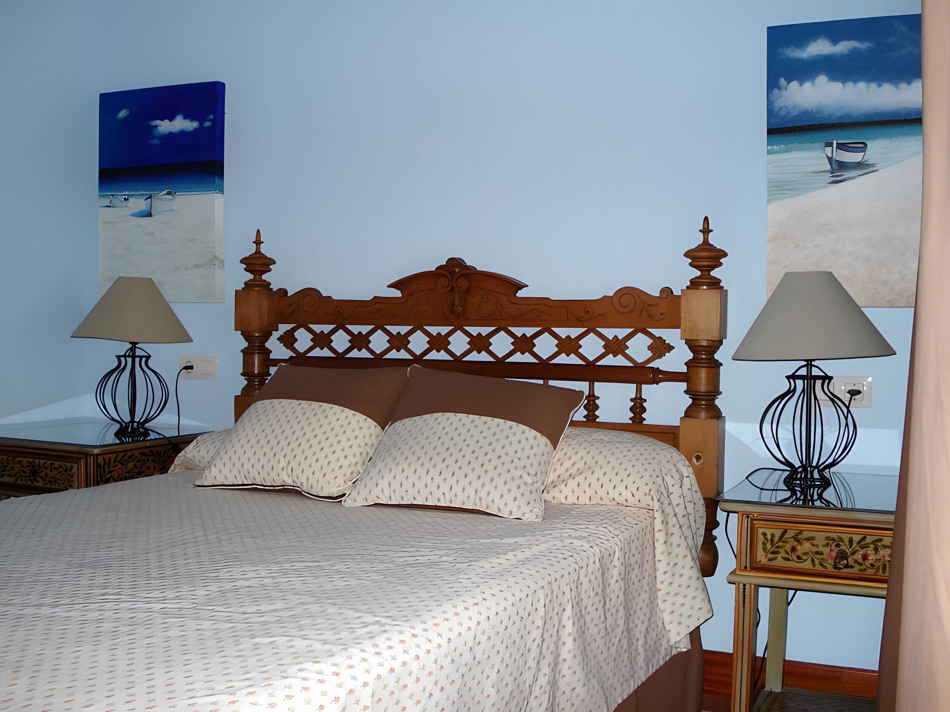 Iron/ironing board, WiFi, bed sheets, wheelchair access