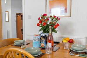 Dining - 22 Treverbyn Road - Spacious Home with amazing estuary views (Padstow)