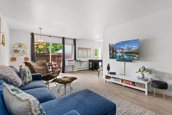 Coastal Comfort Steps From Csu, Pool, Gym, Sauna - Fort Collins, CO