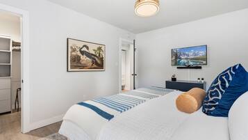 Appartement, 1 kingsize bed met slaapbank, uitzicht op tuin (Coastal Comfort) | 1 slaapkamer, individueel gedecoreerd, individueel gemeubileerd