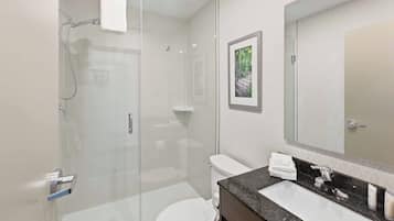 Basic Studio | Bathroom