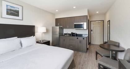 Niagara Falls Inn-Near the Falls