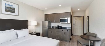 Niagara Falls Inn-Near the Falls