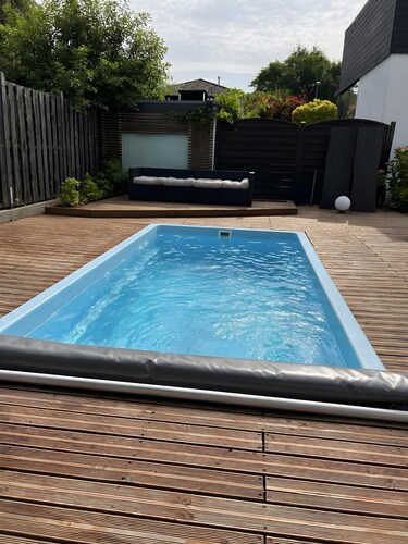 Modern House with Private Pool, Garden, Terrace & Wi-Fi in Burgdorf
