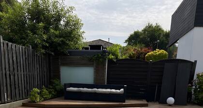Modern House with Private Pool, Garden, Terrace & Wi-Fi in Burgdorf