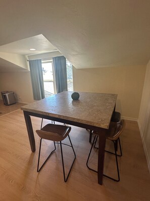 Dining - New Spacious Private Studio - Full Kitchen, AC, Free Parking, Private Entrance (Colorado Springs)