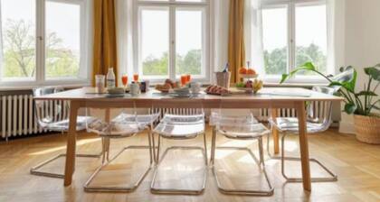Spacious 3-Bedroom Apartment for up to 10 Guests in Berlin