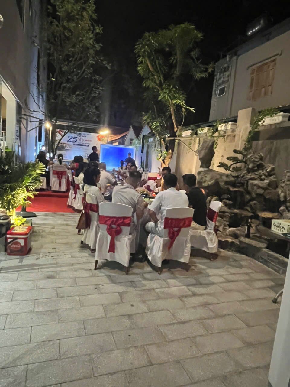 مطعم