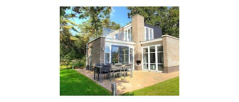 Villa | Exterior