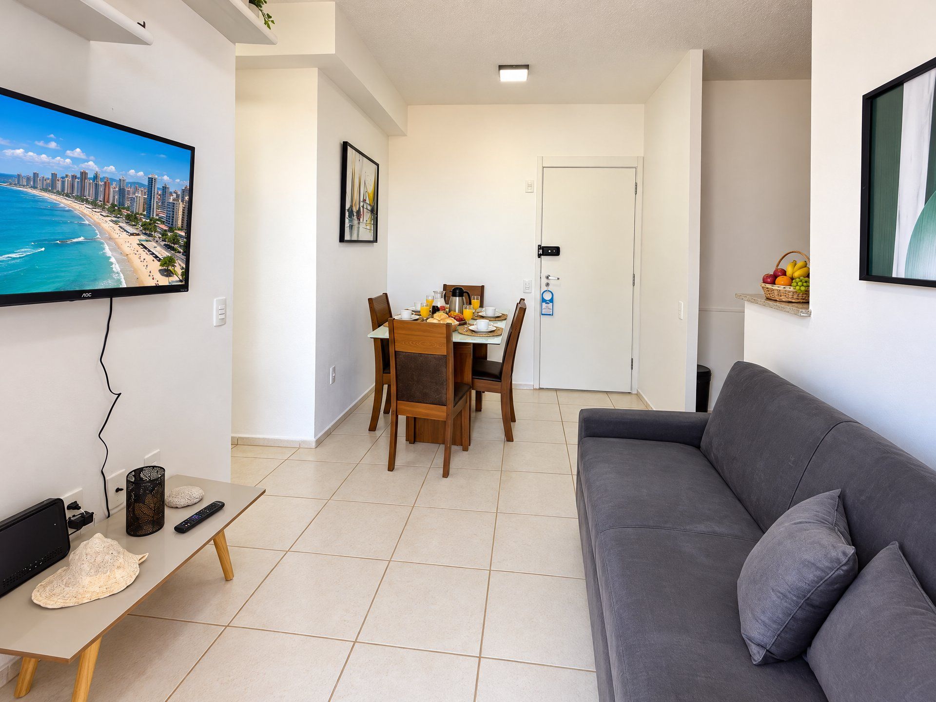 Basic Apartment | Living area
