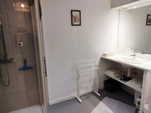 Bathroom - Le Schaentzel, near Haut-Koenigsbourg Castle (Rodern)