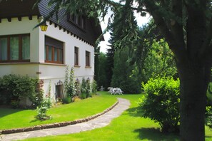 Property grounds - Le Schaentzel, near Haut-Koenigsbourg Castle (Rodern)