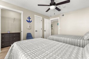 Desk, iron/ironing board, travel cot, WiFi - Coastal Beach Retreat | Pool, Gym & Balcony Views (Destin)