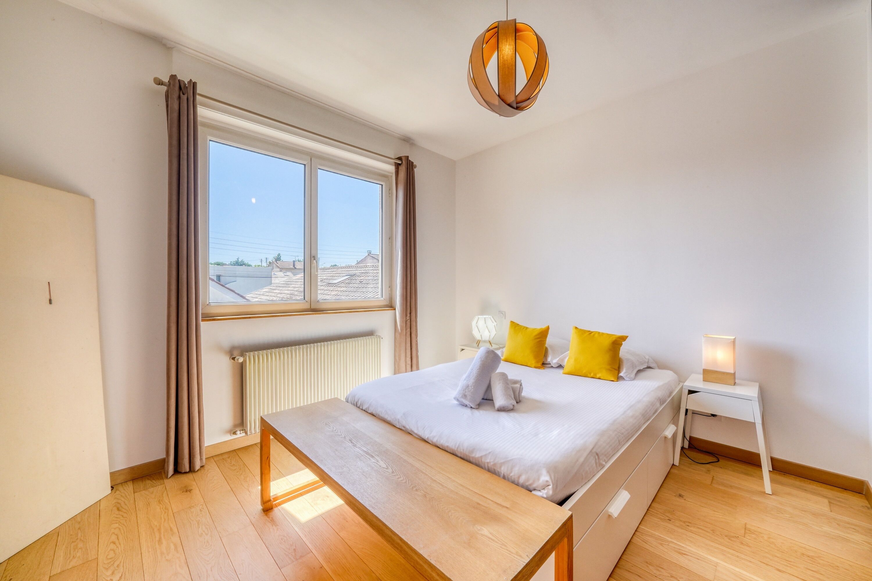 2 chambres, fer et planche à repasser, accès au Wi-Fi (inclus)