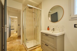 Bathroom - La Maison au bord du Canal - Vue sur le port (Agen)
